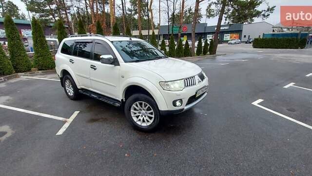 Білий Міцубісі Паджеро Спорт, об'ємом двигуна 2.48 л та пробігом 200 тис. км за 11500 $, фото 2 на Automoto.ua