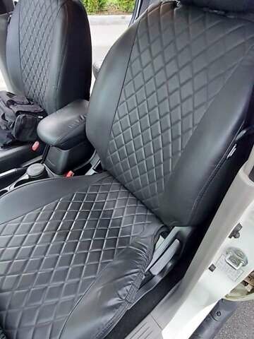 Білий Міцубісі Паджеро Спорт, об'ємом двигуна 2.48 л та пробігом 200 тис. км за 11500 $, фото 29 на Automoto.ua