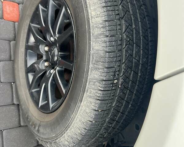 Білий Міцубісі Паджеро Спорт, об'ємом двигуна 2.48 л та пробігом 158 тис. км за 13000 $, фото 13 на Automoto.ua