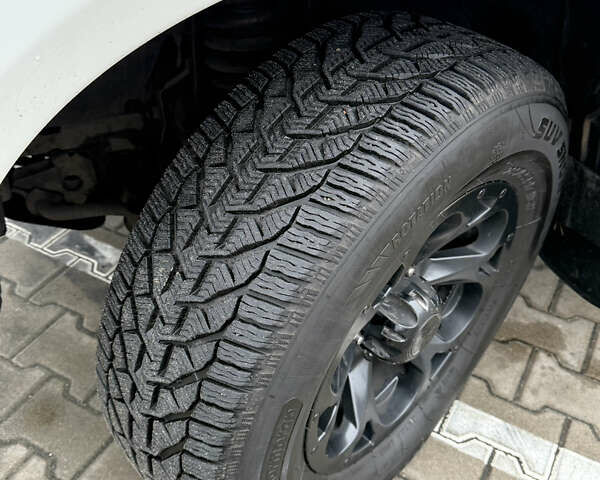 Білий Міцубісі Паджеро Спорт, об'ємом двигуна 2.48 л та пробігом 230 тис. км за 13500 $, фото 25 на Automoto.ua