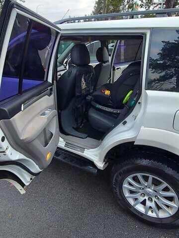 Білий Міцубісі Паджеро Спорт, об'ємом двигуна 2.48 л та пробігом 200 тис. км за 11500 $, фото 26 на Automoto.ua