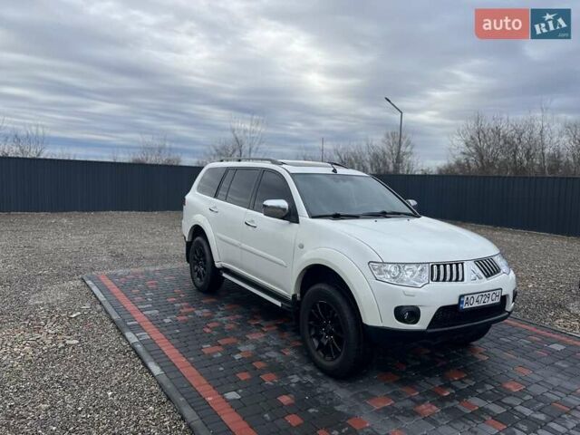 Білий Міцубісі Паджеро Спорт, об'ємом двигуна 2.48 л та пробігом 158 тис. км за 13000 $, фото 1 на Automoto.ua