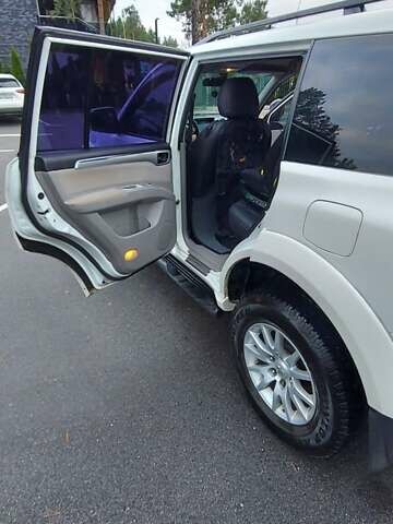 Білий Міцубісі Паджеро Спорт, об'ємом двигуна 2.48 л та пробігом 200 тис. км за 11500 $, фото 22 на Automoto.ua