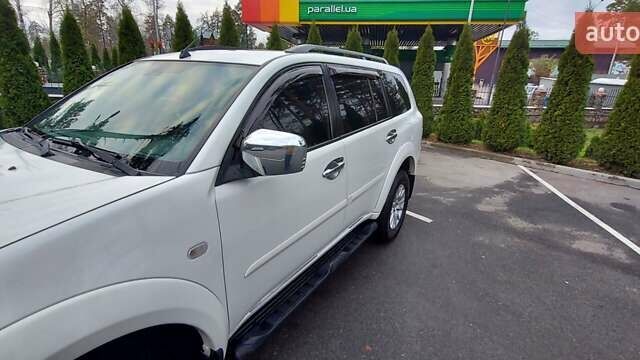 Білий Міцубісі Паджеро Спорт, об'ємом двигуна 2.48 л та пробігом 200 тис. км за 11500 $, фото 4 на Automoto.ua