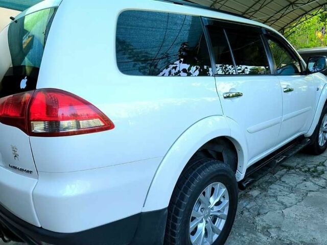 Белый Мицубиси Паджеро Спорт, объемом двигателя 2.5 л и пробегом 151 тыс. км за 16500 $, фото 3 на Automoto.ua