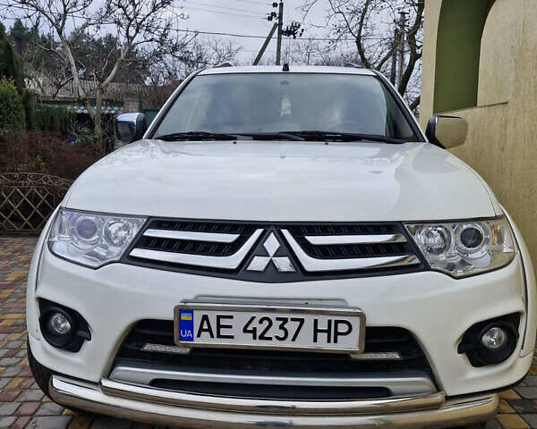 Білий Міцубісі Паджеро Спорт, об'ємом двигуна 2.5 л та пробігом 59 тис. км за 22500 $, фото 2 на Automoto.ua