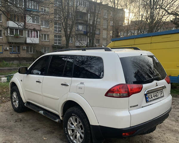 Белый Мицубиси Паджеро Спорт, объемом двигателя 2.48 л и пробегом 256 тыс. км за 12500 $, фото 3 на Automoto.ua