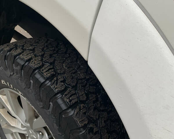 Білий Міцубісі Паджеро Спорт, об'ємом двигуна 2.48 л та пробігом 256 тис. км за 12600 $, фото 13 на Automoto.ua