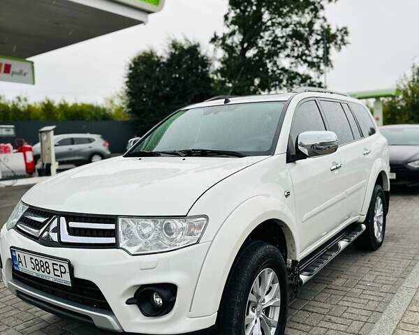 Білий Міцубісі Паджеро Спорт, об'ємом двигуна 2.48 л та пробігом 161 тис. км за 17900 $, фото 16 на Automoto.ua