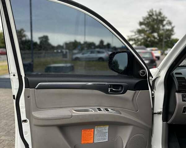 Білий Міцубісі Паджеро Спорт, об'ємом двигуна 2.48 л та пробігом 161 тис. км за 17900 $, фото 14 на Automoto.ua