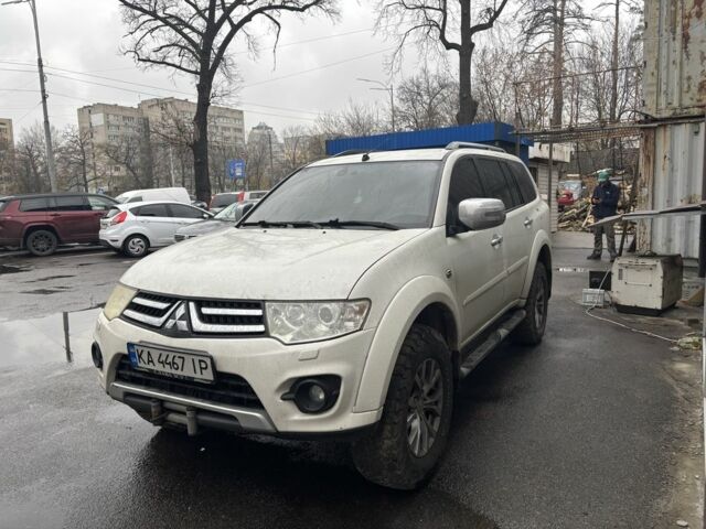 Белый Мицубиси Паджеро Спорт, объемом двигателя 2.5 л и пробегом 240 тыс. км за 8500 $, фото 2 на Automoto.ua