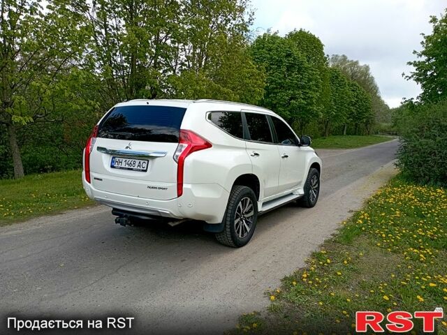 Белый Мицубиси Паджеро Спорт, объемом двигателя 2.4 л и пробегом 187 тыс. км за 24999 $, фото 2 на Automoto.ua