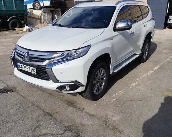 Міцубісі Паджеро Спорт 2016 у Києві на Automoto.ua Білий Міцубісі Паджеро Спорт, об'ємом двигуна 2.44 л та пробігом 220 тис. км за 19900 $, фото 17 на Automoto.ua
