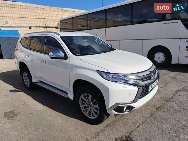 Міцубісі Паджеро Спорт 2016 у Києві на Automoto.ua Білий Міцубісі Паджеро Спорт, об'ємом двигуна 2.44 л та пробігом 220 тис. км за 19900 $, фото 2 на Automoto.ua