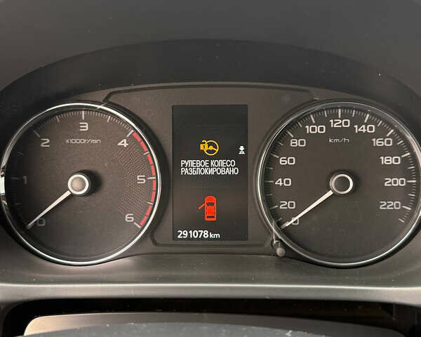 Белый Мицубиси Паджеро Спорт, объемом двигателя 2.4 л и пробегом 290 тыс. км за 16300 $, фото 9 на Automoto.ua