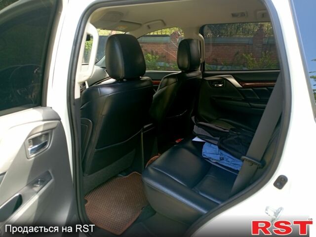 Белый Мицубиси Паджеро Спорт, объемом двигателя 2.4 л и пробегом 187 тыс. км за 24999 $, фото 5 на Automoto.ua