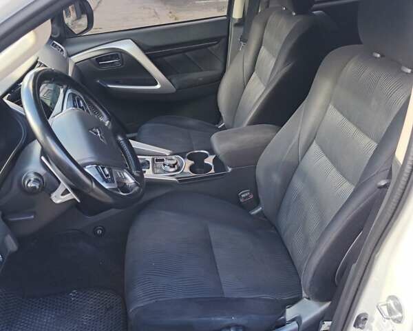 Міцубісі Паджеро Спорт 2016 у Києві на Automoto.ua Білий Міцубісі Паджеро Спорт, об'ємом двигуна 2.44 л та пробігом 220 тис. км за 19900 $, фото 14 на Automoto.ua