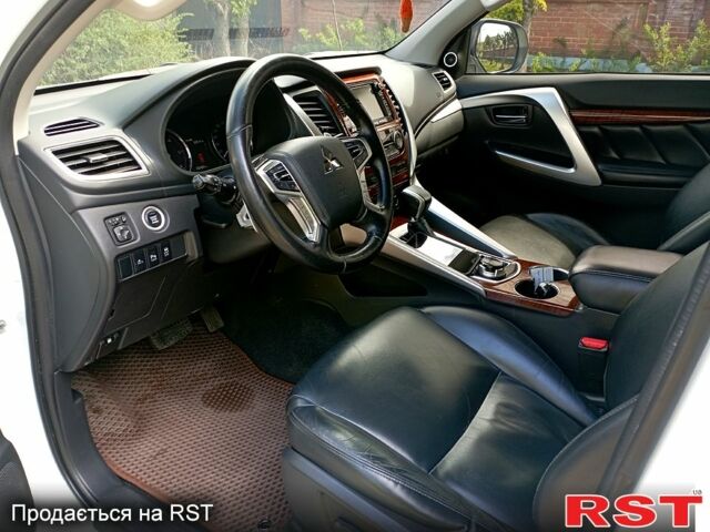 Белый Мицубиси Паджеро Спорт, объемом двигателя 2.4 л и пробегом 187 тыс. км за 24999 $, фото 4 на Automoto.ua