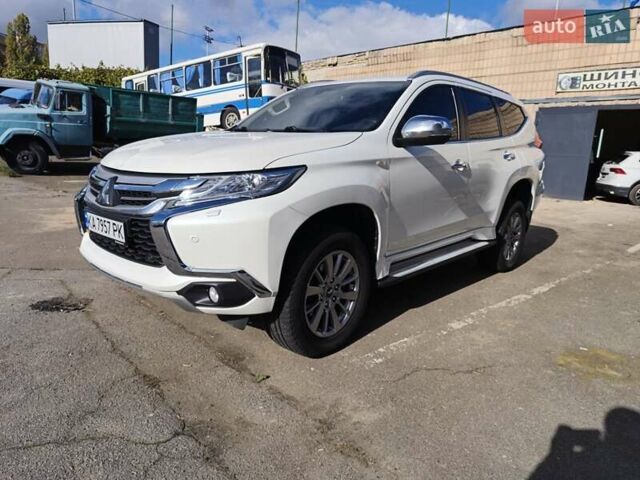 Міцубісі Паджеро Спорт 2016 у Києві на Automoto.ua Білий Міцубісі Паджеро Спорт, об'ємом двигуна 2.44 л та пробігом 220 тис. км за 19900 $, фото 10 на Automoto.ua