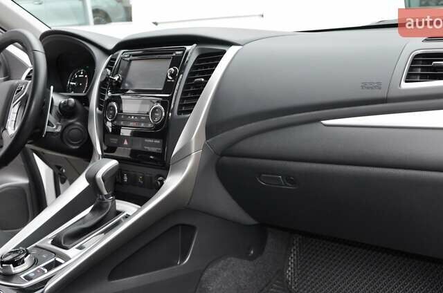 Белый Мицубиси Паджеро Спорт, объемом двигателя 2.44 л и пробегом 38 тыс. км за 26400 $, фото 22 на Automoto.ua