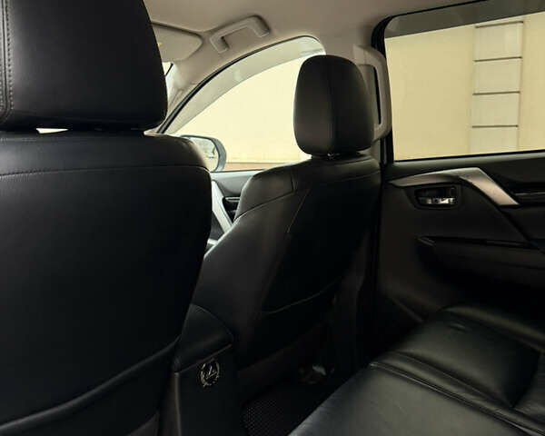 Белый Мицубиси Паджеро Спорт, объемом двигателя 2.44 л и пробегом 188 тыс. км за 16500 $, фото 11 на Automoto.ua