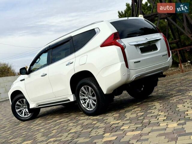 Білий Міцубісі Паджеро Спорт, об'ємом двигуна 2.44 л та пробігом 72 тис. км за 23900 $, фото 14 на Automoto.ua