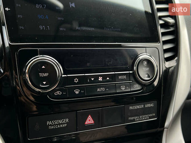 Мицубиси Паджеро Спорт 2017 в Львове на Automoto.ua Белый Мицубиси Паджеро Спорт, объемом двигателя 2.44 л и пробегом 190 тыс. км за 25500 $, фото 13 на Automoto.ua