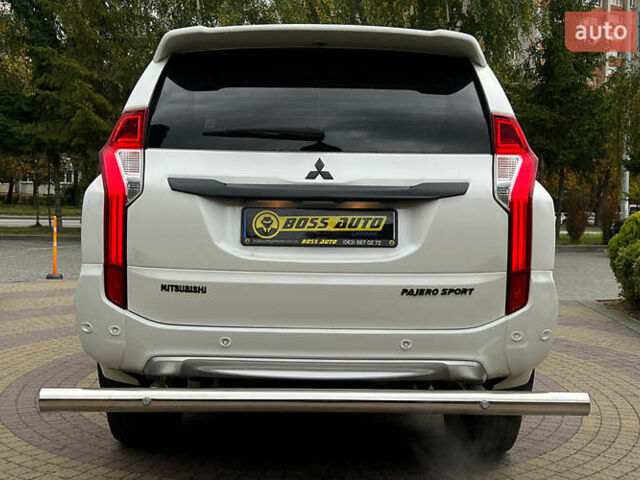 Мицубиси Паджеро Спорт 2017 в Львове на Automoto.ua Белый Мицубиси Паджеро Спорт, объемом двигателя 2.44 л и пробегом 190 тыс. км за 25500 $, фото 5 на Automoto.ua
