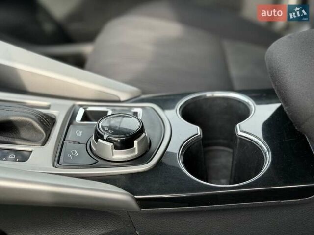 Білий Міцубісі Паджеро Спорт, об'ємом двигуна 2.44 л та пробігом 72 тис. км за 23900 $, фото 22 на Automoto.ua