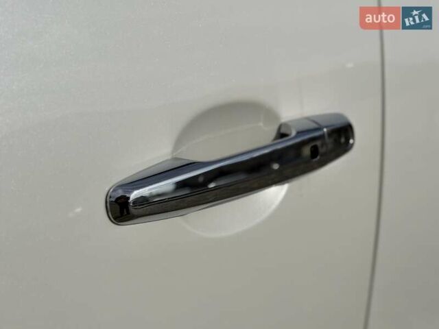 Білий Міцубісі Паджеро Спорт, об'ємом двигуна 2.44 л та пробігом 72 тис. км за 23900 $, фото 8 на Automoto.ua