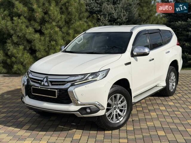 Білий Міцубісі Паджеро Спорт, об'ємом двигуна 2.44 л та пробігом 72 тис. км за 23900 $, фото 2 на Automoto.ua