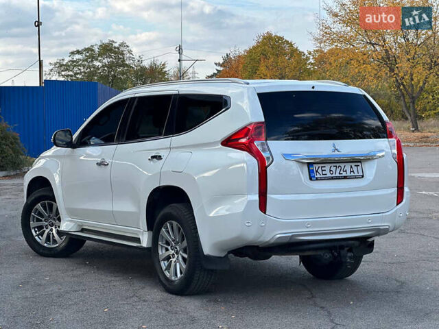 Білий Міцубісі Паджеро Спорт, об'ємом двигуна 2.44 л та пробігом 176 тис. км за 19900 $, фото 6 на Automoto.ua