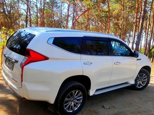 Белый Мицубиси Паджеро Спорт, объемом двигателя 2.4 л и пробегом 72 тыс. км за 24000 $, фото 4 на Automoto.ua