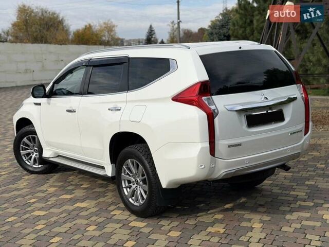 Білий Міцубісі Паджеро Спорт, об'ємом двигуна 2.44 л та пробігом 72 тис. км за 23900 $, фото 11 на Automoto.ua