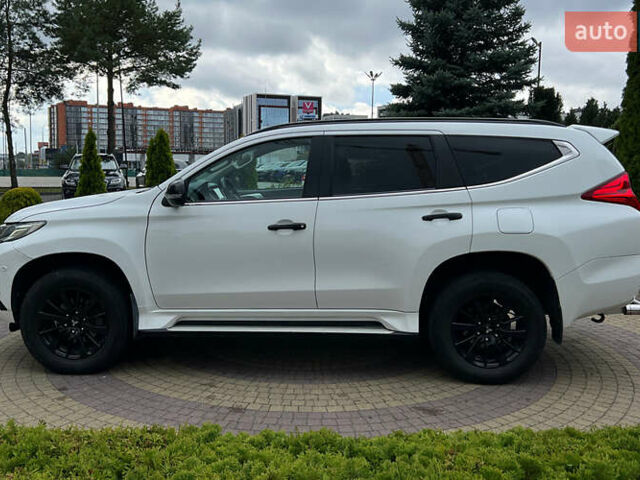 Мицубиси Паджеро Спорт 2017 в Львове на Automoto.ua Белый Мицубиси Паджеро Спорт, объемом двигателя 2.44 л и пробегом 190 тыс. км за 25500 $, фото 3 на Automoto.ua