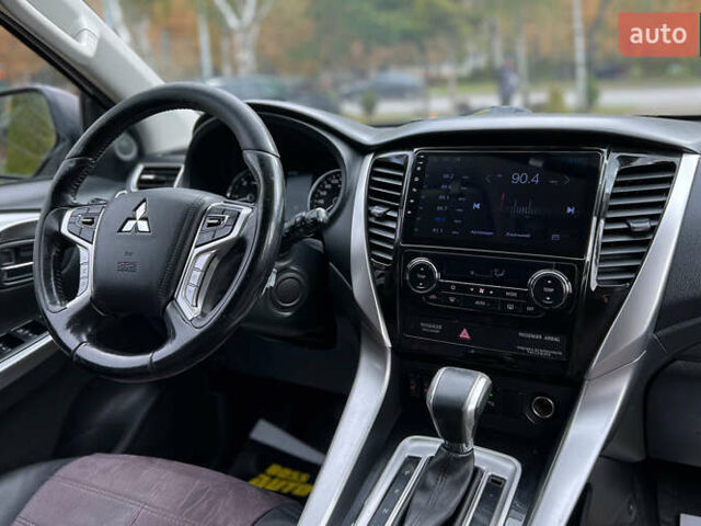 Мицубиси Паджеро Спорт 2017 в Львове на Automoto.ua Белый Мицубиси Паджеро Спорт, объемом двигателя 2.44 л и пробегом 190 тыс. км за 25500 $, фото 17 на Automoto.ua