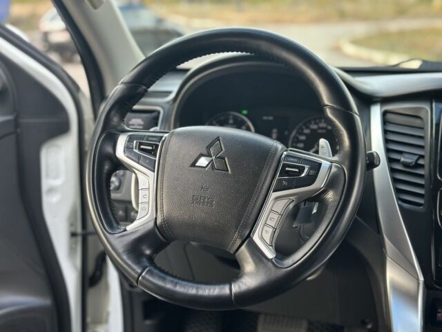 Мицубиси Паджеро Спорт 2017 в Днепре (Днепропетровске) на Automoto.ua Белый Мицубиси Паджеро Спорт, объемом двигателя 2.4 л и пробегом 177 тыс. км за 19900 $, фото 13 на Automoto.ua