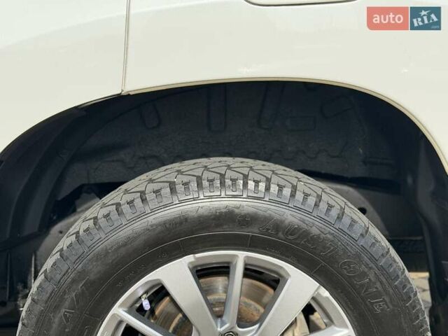 Білий Міцубісі Паджеро Спорт, об'ємом двигуна 2.44 л та пробігом 72 тис. км за 23900 $, фото 10 на Automoto.ua