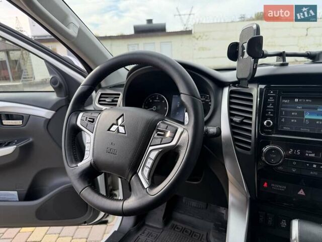 Білий Міцубісі Паджеро Спорт, об'ємом двигуна 2.44 л та пробігом 72 тис. км за 23900 $, фото 34 на Automoto.ua
