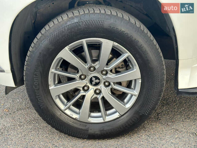 Білий Міцубісі Паджеро Спорт, об'ємом двигуна 2.44 л та пробігом 176 тис. км за 19900 $, фото 42 на Automoto.ua