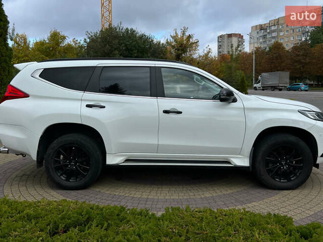 Мицубиси Паджеро Спорт 2017 в Львове на Automoto.ua Белый Мицубиси Паджеро Спорт, объемом двигателя 2.44 л и пробегом 190 тыс. км за 25500 $, фото 7 на Automoto.ua