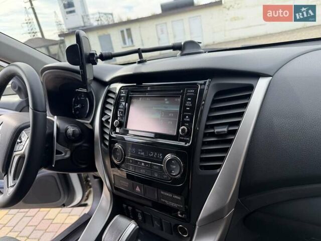 Білий Міцубісі Паджеро Спорт, об'ємом двигуна 2.44 л та пробігом 72 тис. км за 23900 $, фото 27 на Automoto.ua