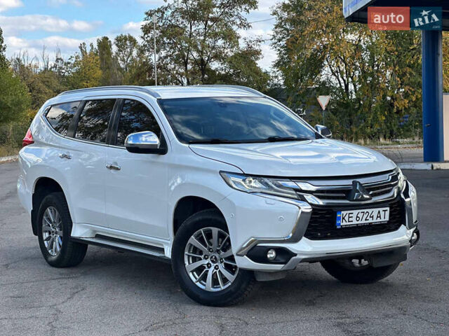 Білий Міцубісі Паджеро Спорт, об'ємом двигуна 2.44 л та пробігом 176 тис. км за 19900 $, фото 1 на Automoto.ua