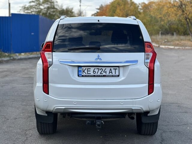 Мицубиси Паджеро Спорт 2017 в Днепре (Днепропетровске) на Automoto.ua Белый Мицубиси Паджеро Спорт, объемом двигателя 2.4 л и пробегом 177 тыс. км за 19900 $, фото 2 на Automoto.ua
