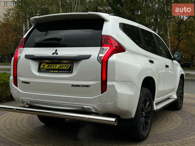 Мицубиси Паджеро Спорт 2017 в Львове на Automoto.ua Белый Мицубиси Паджеро Спорт, объемом двигателя 2.44 л и пробегом 190 тыс. км за 25500 $, фото 6 на Automoto.ua