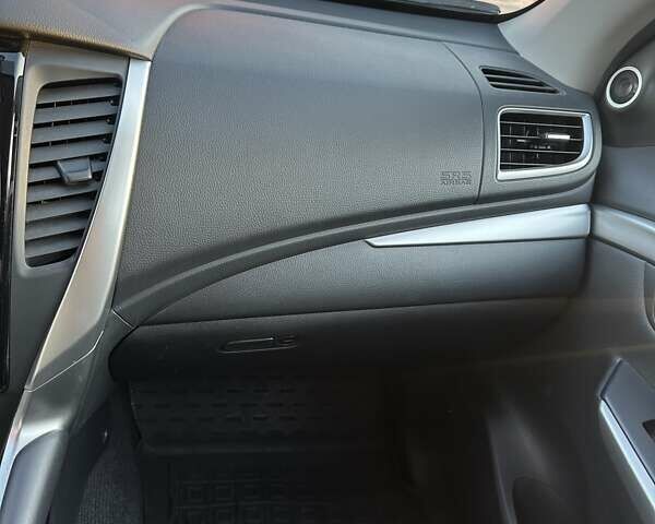 Белый Мицубиси Паджеро Спорт, объемом двигателя 2.44 л и пробегом 166 тыс. км за 26500 $, фото 23 на Automoto.ua