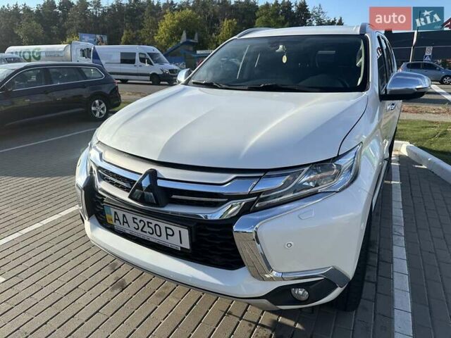 Белый Мицубиси Паджеро Спорт, объемом двигателя 2.44 л и пробегом 166 тыс. км за 26500 $, фото 5 на Automoto.ua