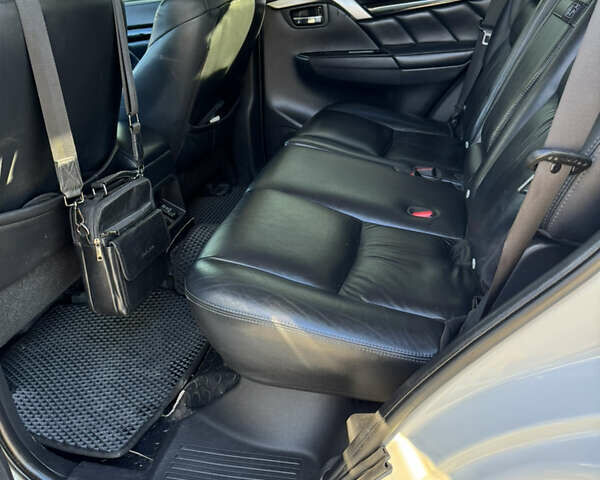 Белый Мицубиси Паджеро Спорт, объемом двигателя 2.44 л и пробегом 191 тыс. км за 28500 $, фото 7 на Automoto.ua