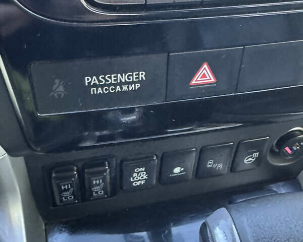 Белый Мицубиси Паджеро Спорт, объемом двигателя 2.44 л и пробегом 191 тыс. км за 28500 $, фото 2 на Automoto.ua