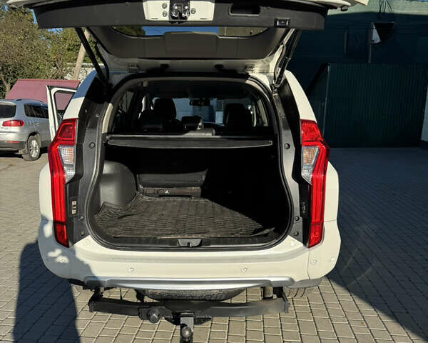 Белый Мицубиси Паджеро Спорт, объемом двигателя 2.44 л и пробегом 191 тыс. км за 28500 $, фото 12 на Automoto.ua